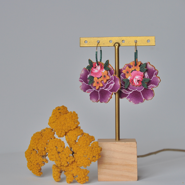 Boucles d'Oreilles PIVOINE et Bouquet sur Créole Violet