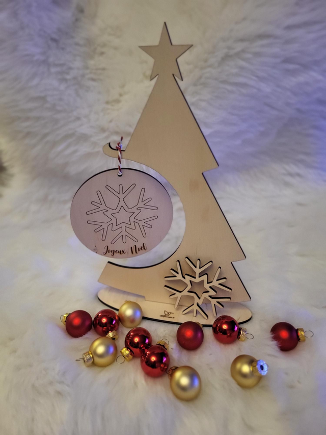 Sapin + boule en bois + flocon