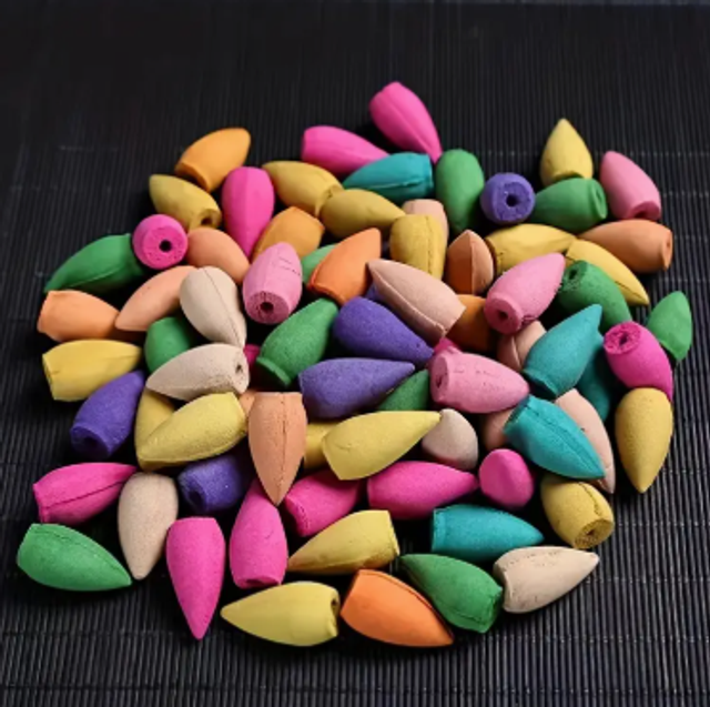 Cônes d&#039;encens à reflux