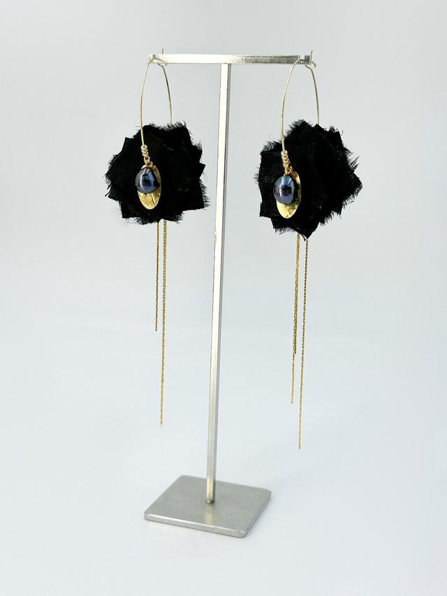Boucles d&#039;oreilles &quot;Frou-frous&quot; noires, grand modèle