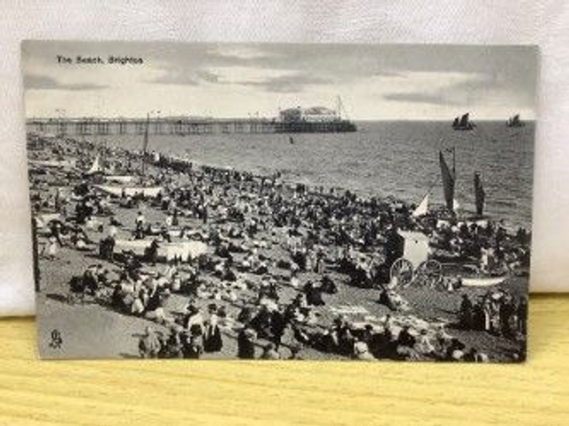 Brighton, The Beach, Sussex, Raphael Tuck &amp; Sons Grained Collotype postcard. Our Ref no. R80 £2.50