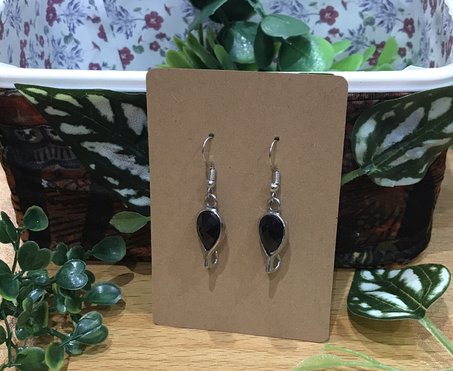 Black Dangling Earrings- BLKD32