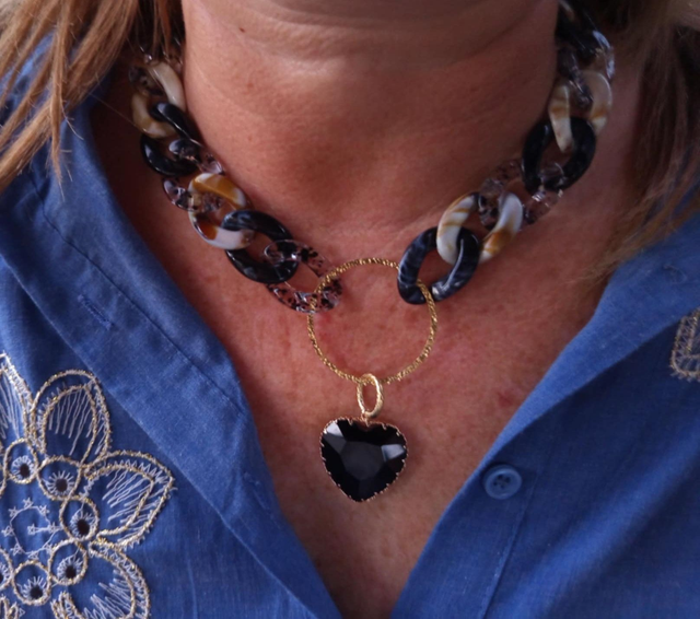 Collier en grosses mailles en acrylique Nishaan