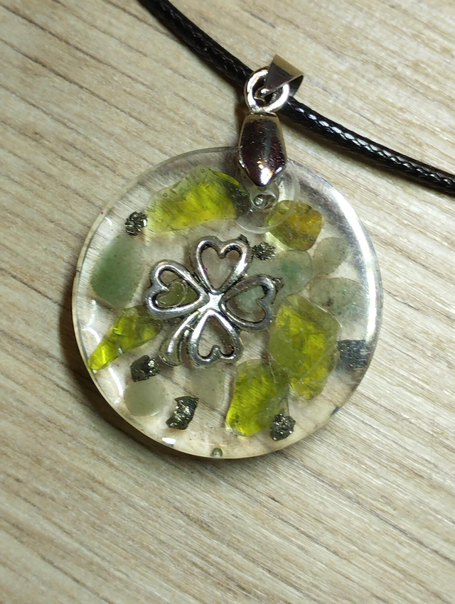 Pendentif Orgonite chance