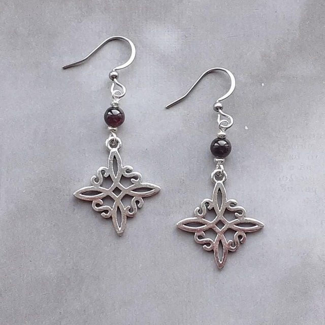 Witch's Knot Earrings - Garnet