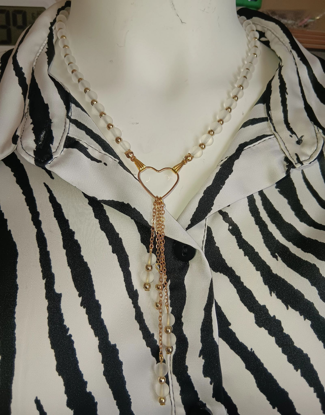 Collier perles de verre &amp; pendentif cœur 