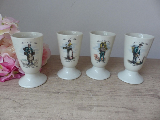Ensemble de 4 mazagrans &#039;métiers du Vieux Paris&#039;, lot de quatre mugs, tasses, verres à café vintage décoration maison cuisine tradition