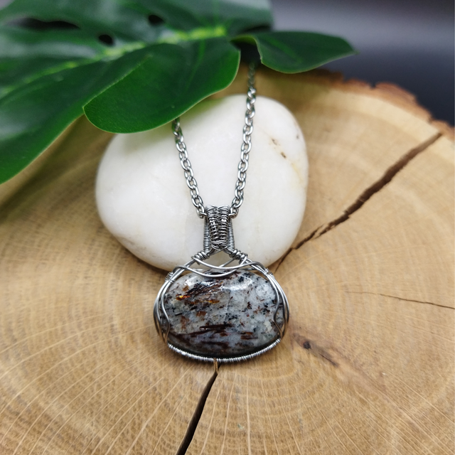 Pendentif Astrophyllite (très rare)