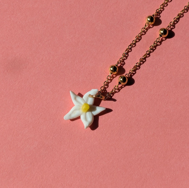Charm fleur blanche
