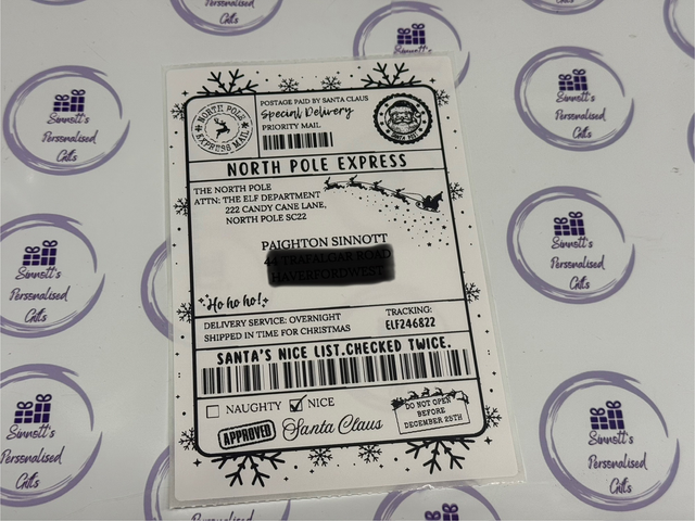 Personalised shipping labels from Santa, contains 10 labels per pack