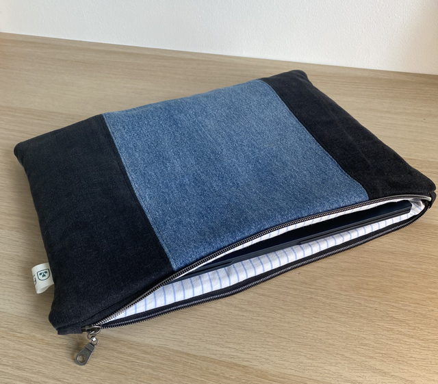 Pochette ordinateur - Black &amp; Blue