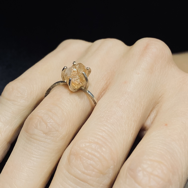 J652 ANELLO PIETRA DEL SOLE GREZZA