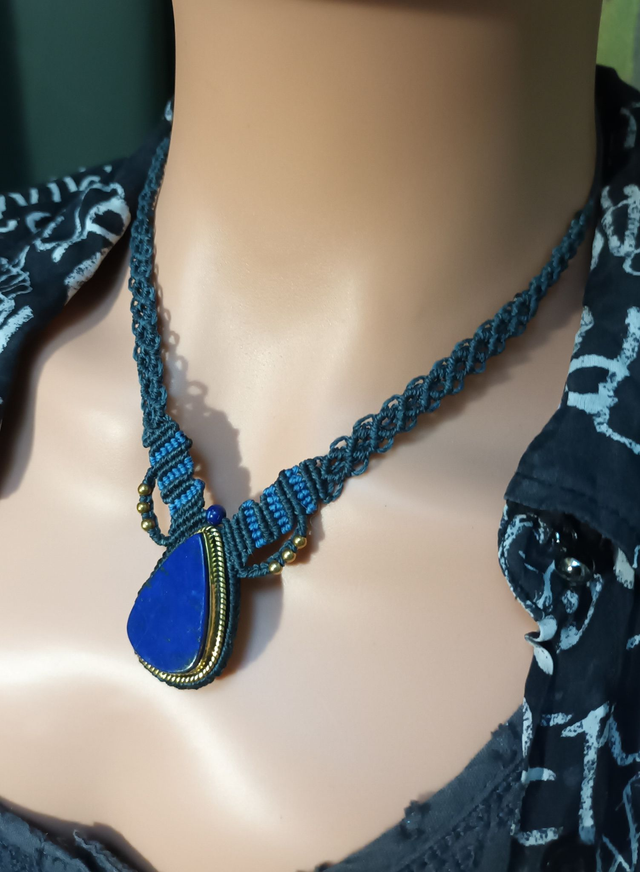 Collier en lapis lazuli