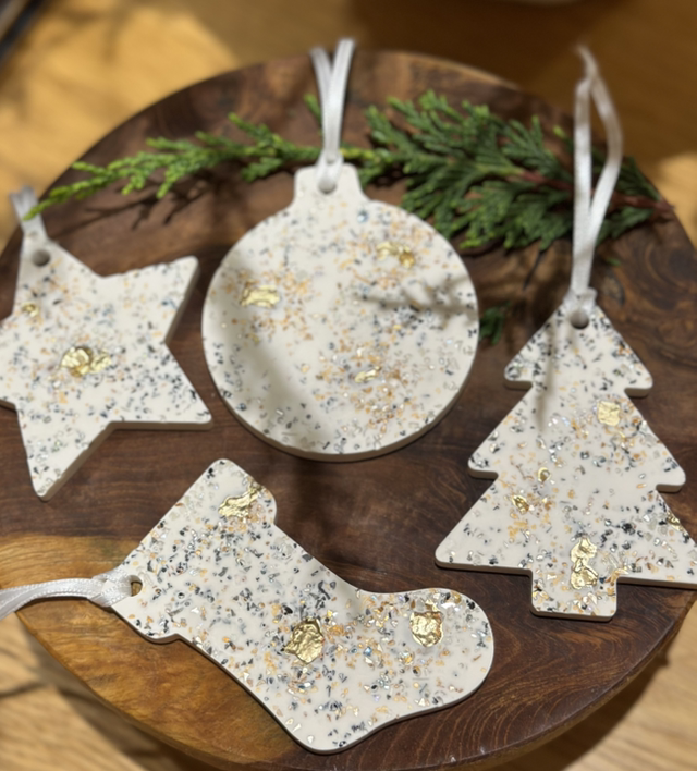 JESMONITE SET OF 5 BAUBLES GOLD