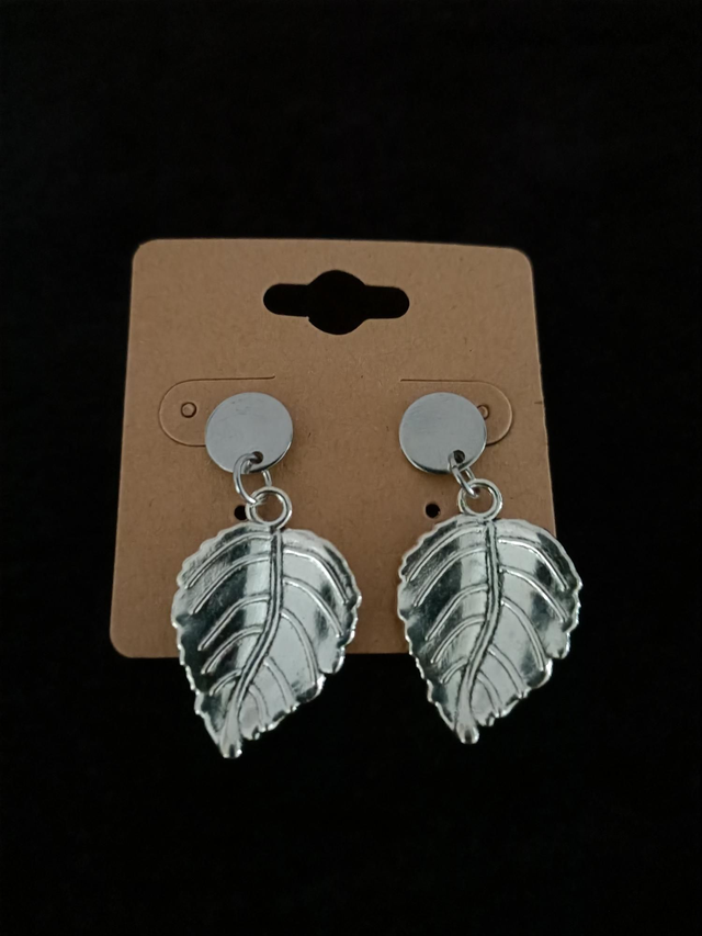 Boucles d&#039;oreilles feuilles argenté 