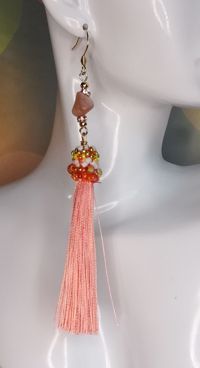 Pompons sunstone