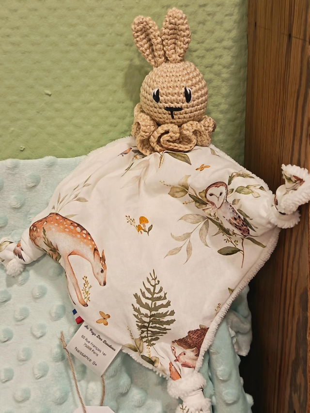 Doudou lapin beige et blanc