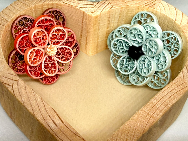 Broches en fleurs