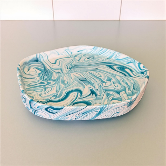 Irregular tray