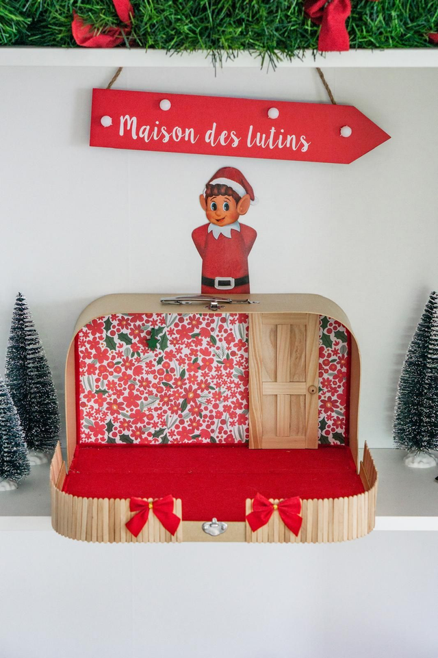 Valise magique - motif fleurs rouges