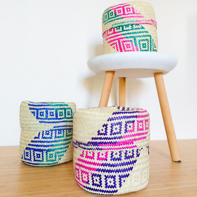 Panier en palme - frange violet &amp; rose