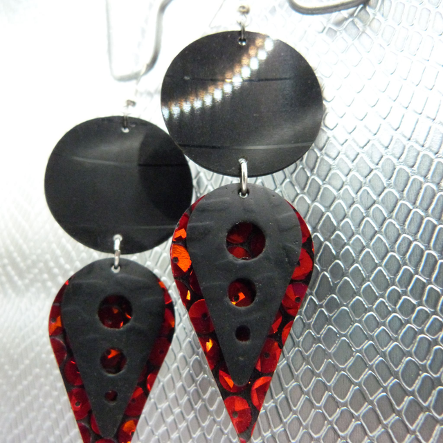 Boucle d&#039;oreille vinyle &quot;MC Mic Rouge&quot; 