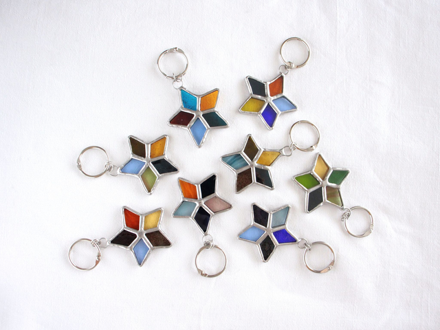 ⭐ Bijou de sac "Étoile mystère" en vitrail