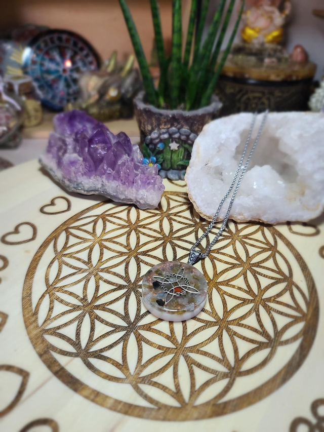 Nœud de la sorcière 🧙♀️ Amulette Labradorite Tourmaline