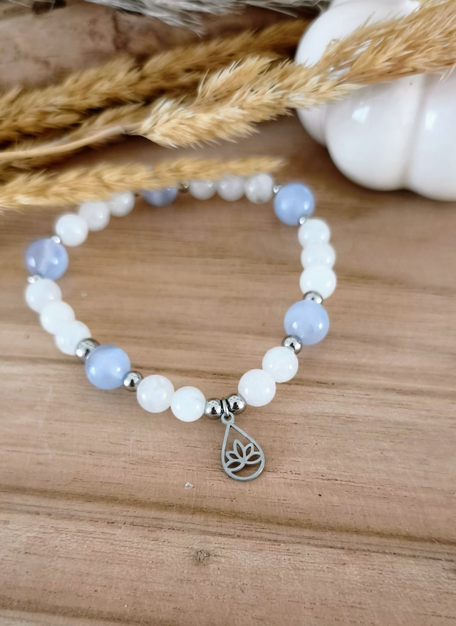 A Bracelet "Bouffées de chaleur" Calcédoine bleue et Pierre de Lune