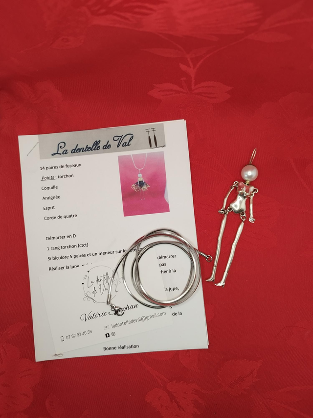 Kit carton pour robe et poupée 