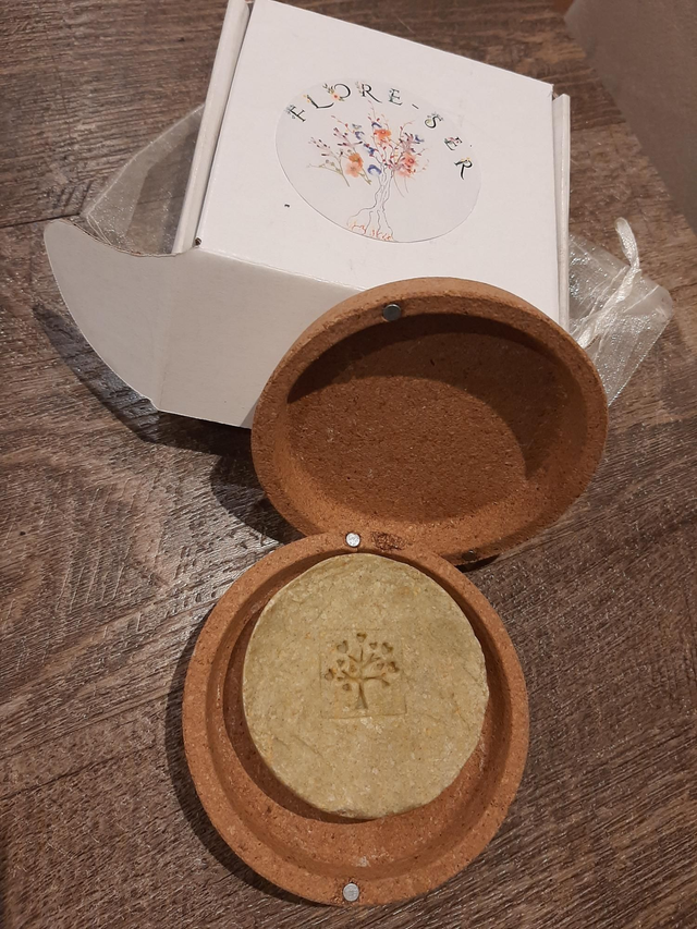 Caixa de transporte de cortiça