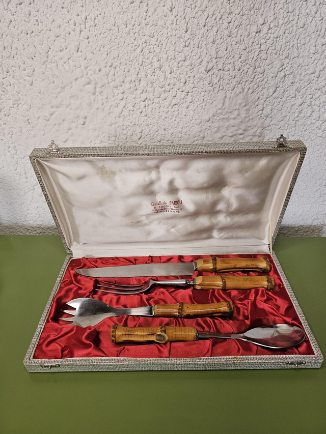 Coffret couverts à découper et salade manche bambou 