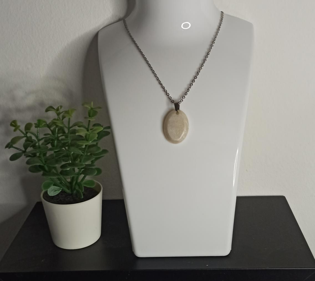 Pendentif blanc nacré CO032