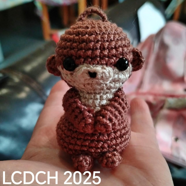 2025 LOUTRE EN PORTE CLÉ 