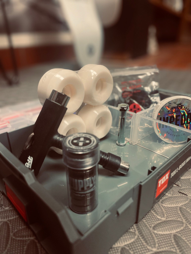 Skateboard First AID kit - LA MEZCA Rettungs BOX