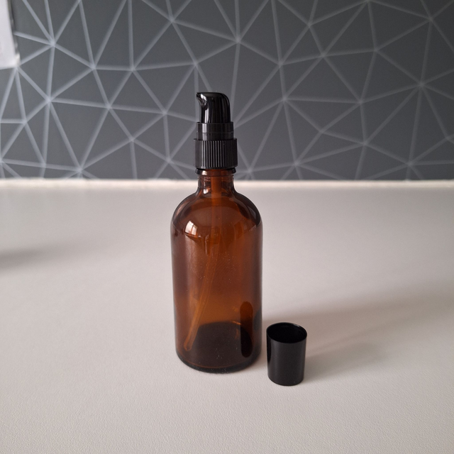 Flacon en verre ambré 100 mL avec bouchage pompe crème
