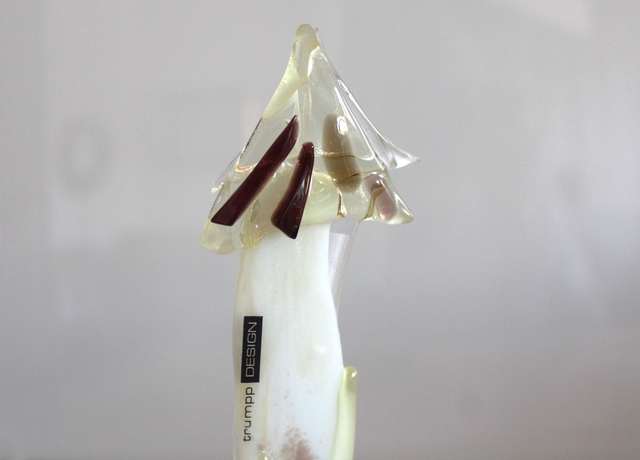 o6 Fantasie-"Pilz" aus Glas . 5 x 13 x 19,5 cm/Höhe . Amber Hell