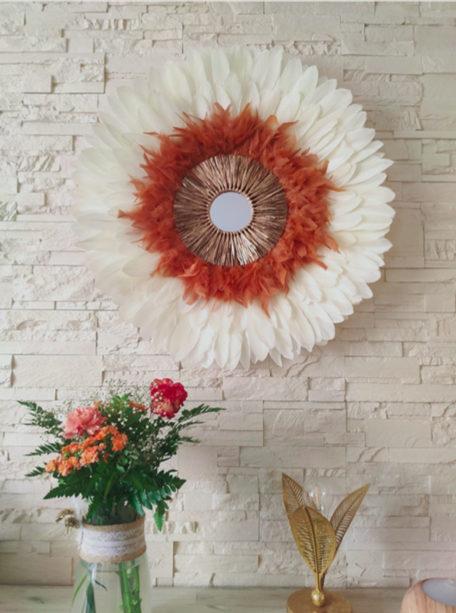 Jujuhat plumes beiges et oranges et raphia doré