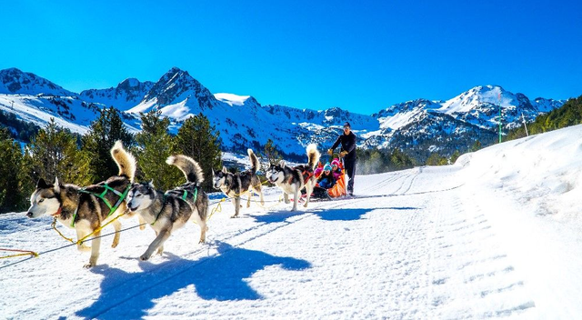 Andorra: Paraíso Invernal (Ski, Spa, Motos de Nieve, Mushing y Raquetas)