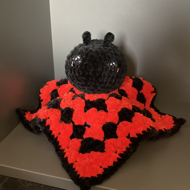 Doudou plat coccinelle