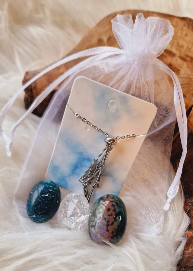 Hammock Necklace with 3 Tumbles 