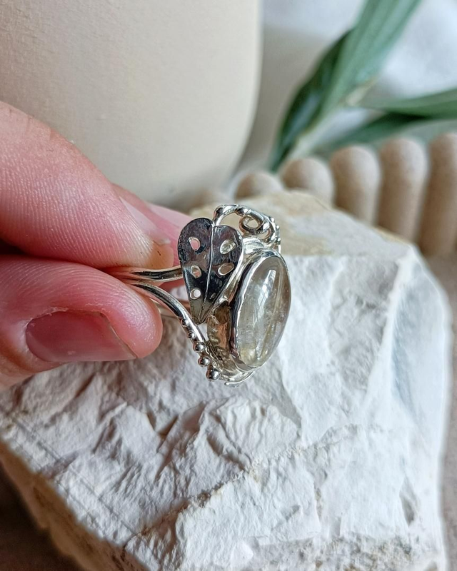 Anello Monstera e Quarzo