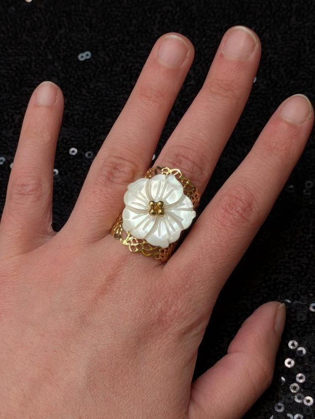 Bague nacre fleur ajouré