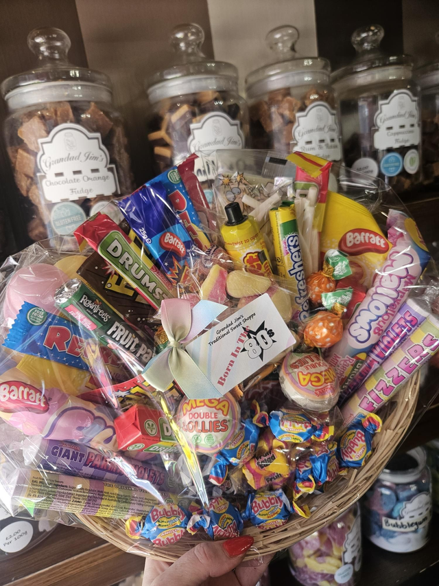 Born in the 80s Hamper 