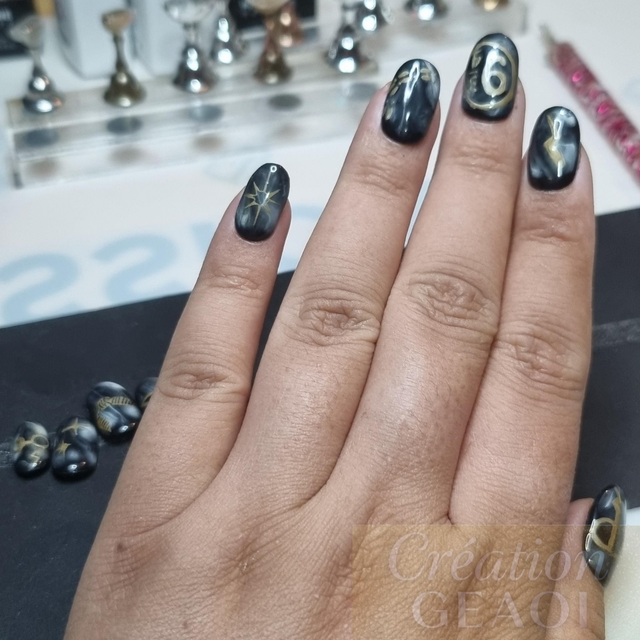 Harry Black little Oval S création sur commande délai de 7jours ouvrable