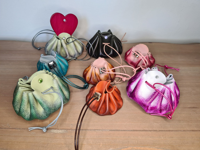 Bourse cuir ou peau lainée