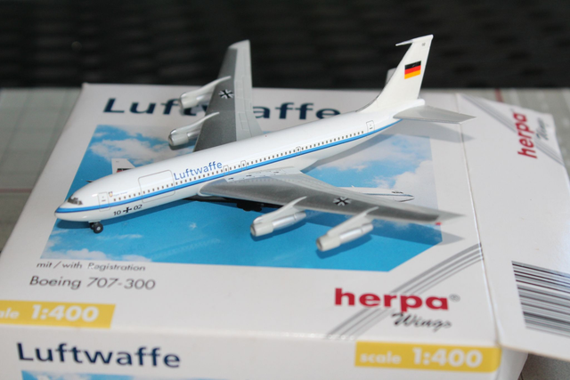 Luftwaffe B707-300 (10+02), 1:400 Herpa