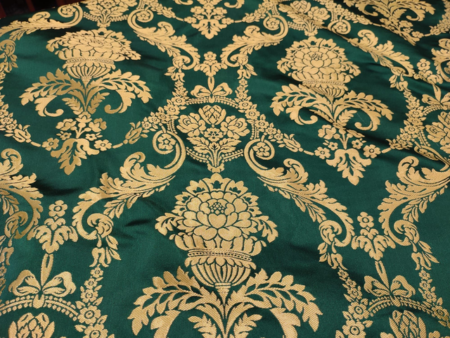 Brocatel verde y oro