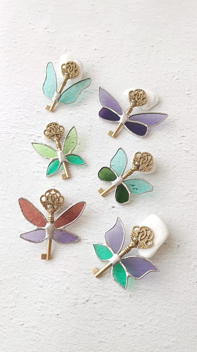 🗝️ Clé volante féerique "Gaia" en vitrail