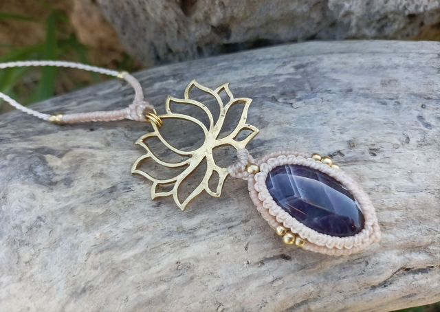 Pendentif Lotus ~ Améthyste